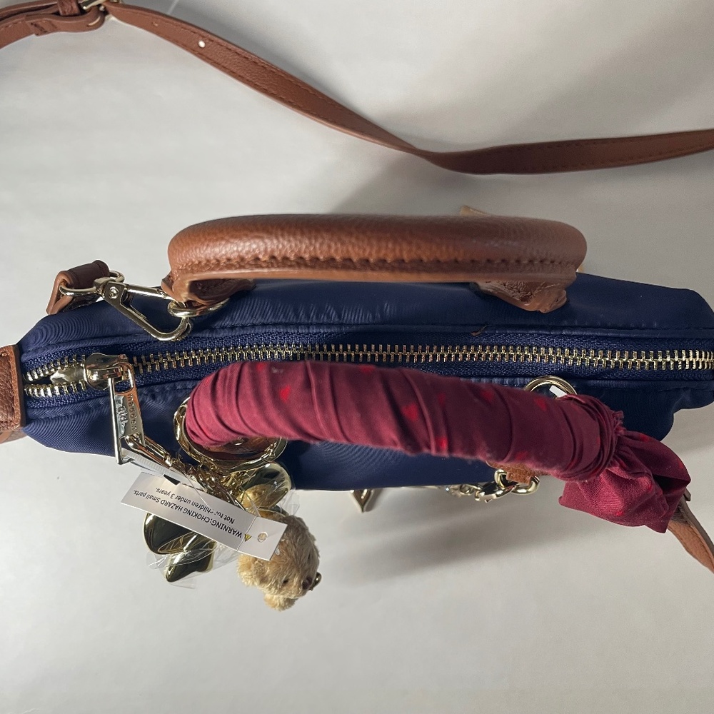 Madden Girl Mini Tote Navy with Tan Straps New with Tags (NWT) w Bag Charms - Picture 6 of 8
